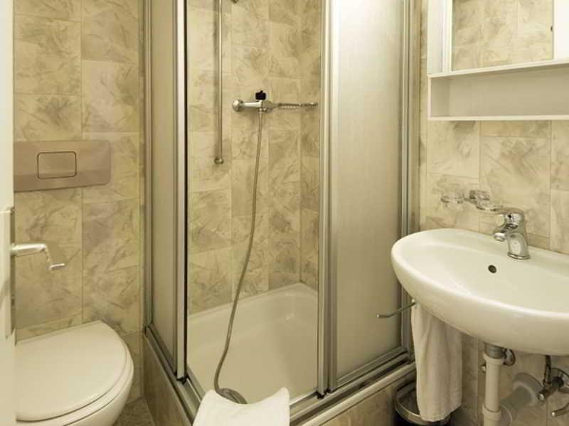 Hotel Falken Lucerne Bagian luar foto