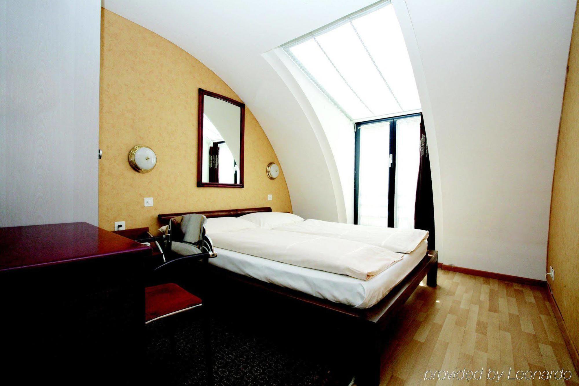 Hotel Falken Lucerne Ruang foto