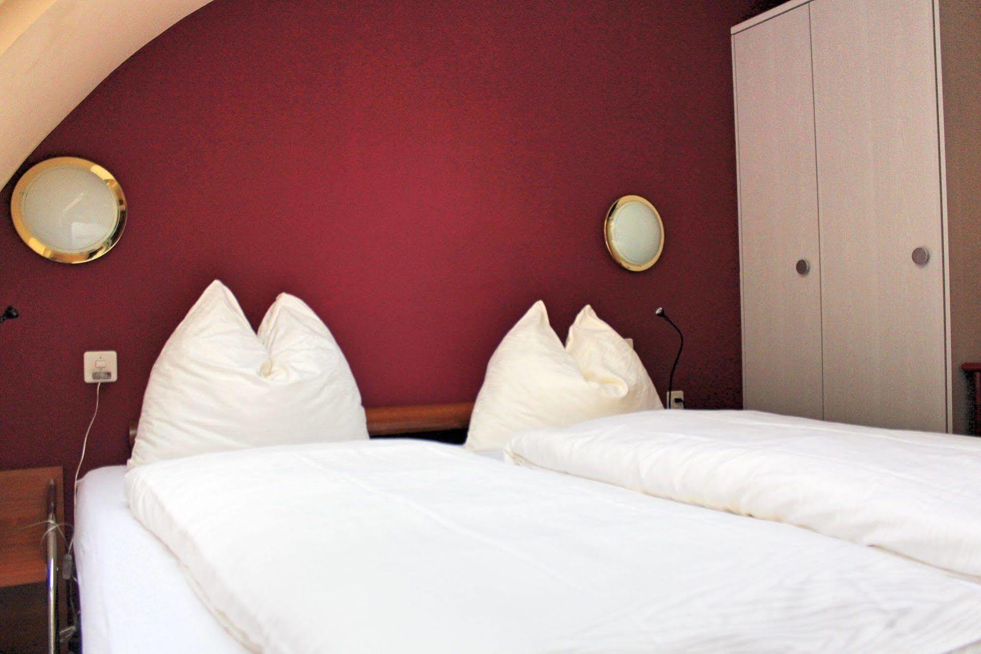 Hotel Falken Lucerne Bagian luar foto