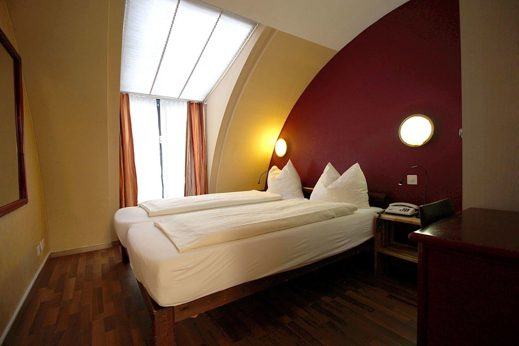 Hotel Falken Lucerne Bagian luar foto